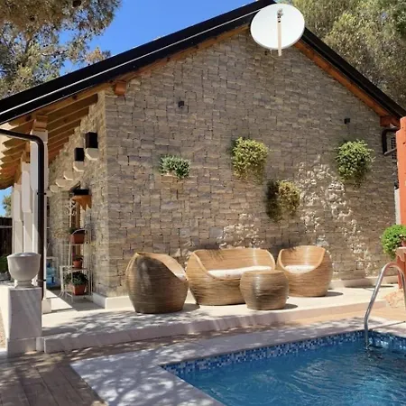 Holiday home Kuca Za Odmor Brigitaa Jezera
